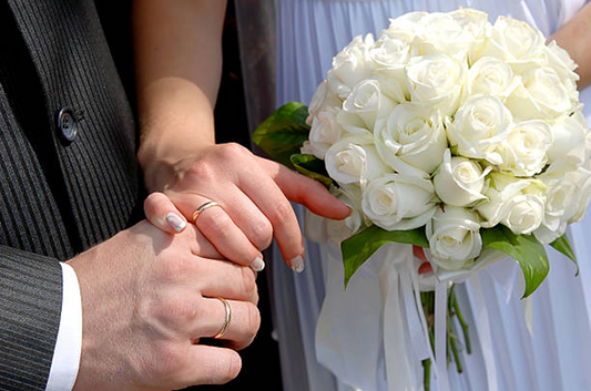 Micro Weddings & Elopements: Floral Ideas That Still Feel Luxurious